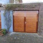 Openslaande garagedeur hout